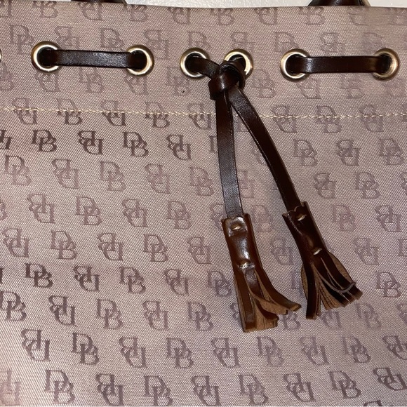 Dooney & Bourke Vintage Monogram Signature Logo Tassel Tote Satchel Bag - Picture 5 of 11